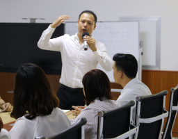 “矢誌不渝追求卓越”香蕉成人网站视频董事長...