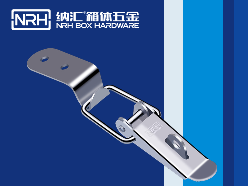 帶鎖香蕉操逼视频